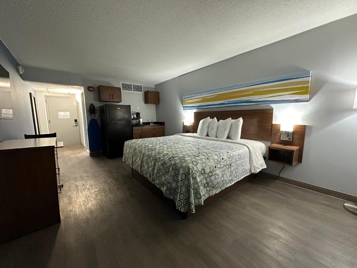 Ramada By Wyndham Cortland Hotel & Conference Center Exterior foto